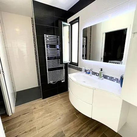 Avec Salle D'eau Privative Nathan *